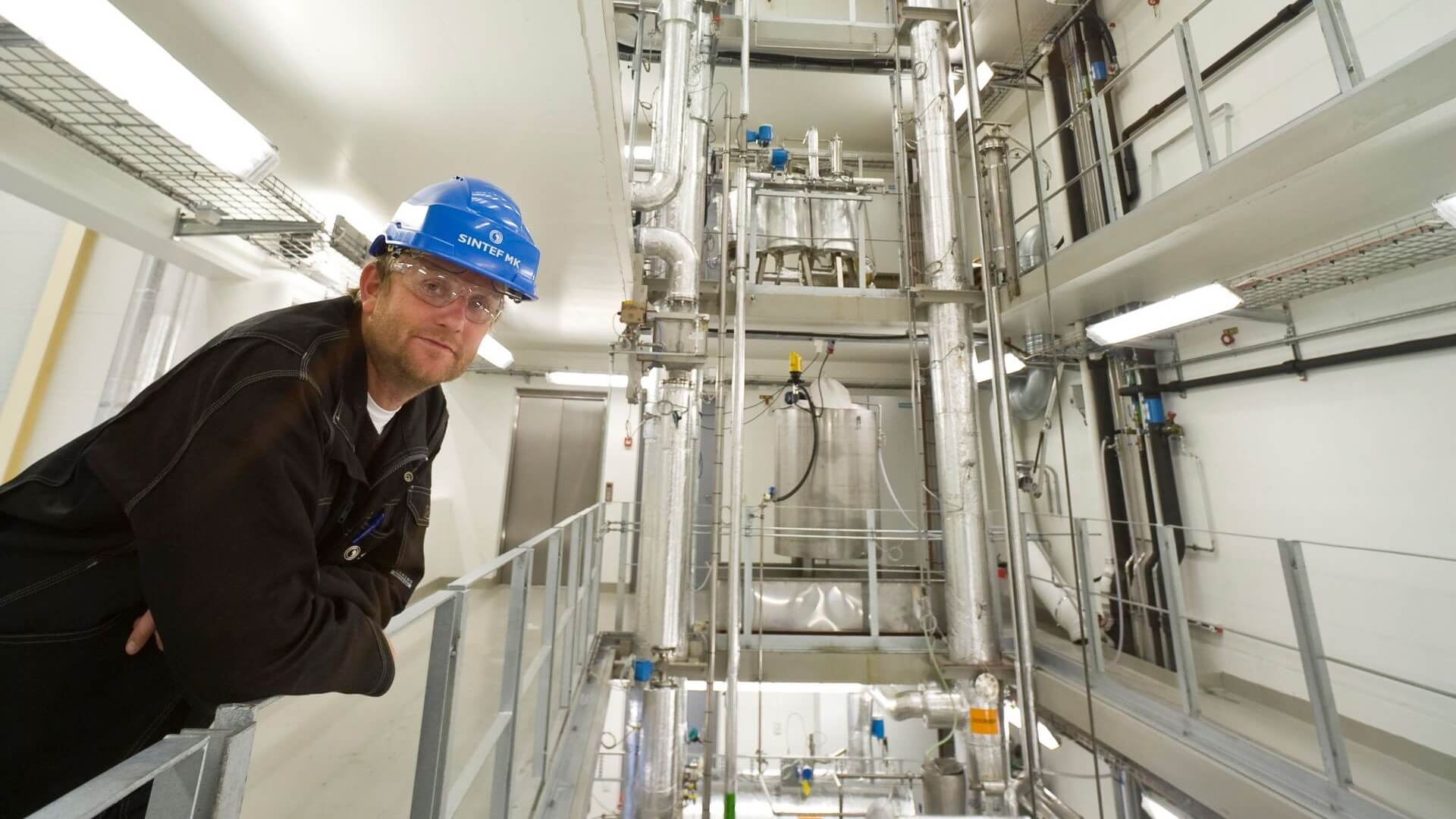 lab tech in test facility