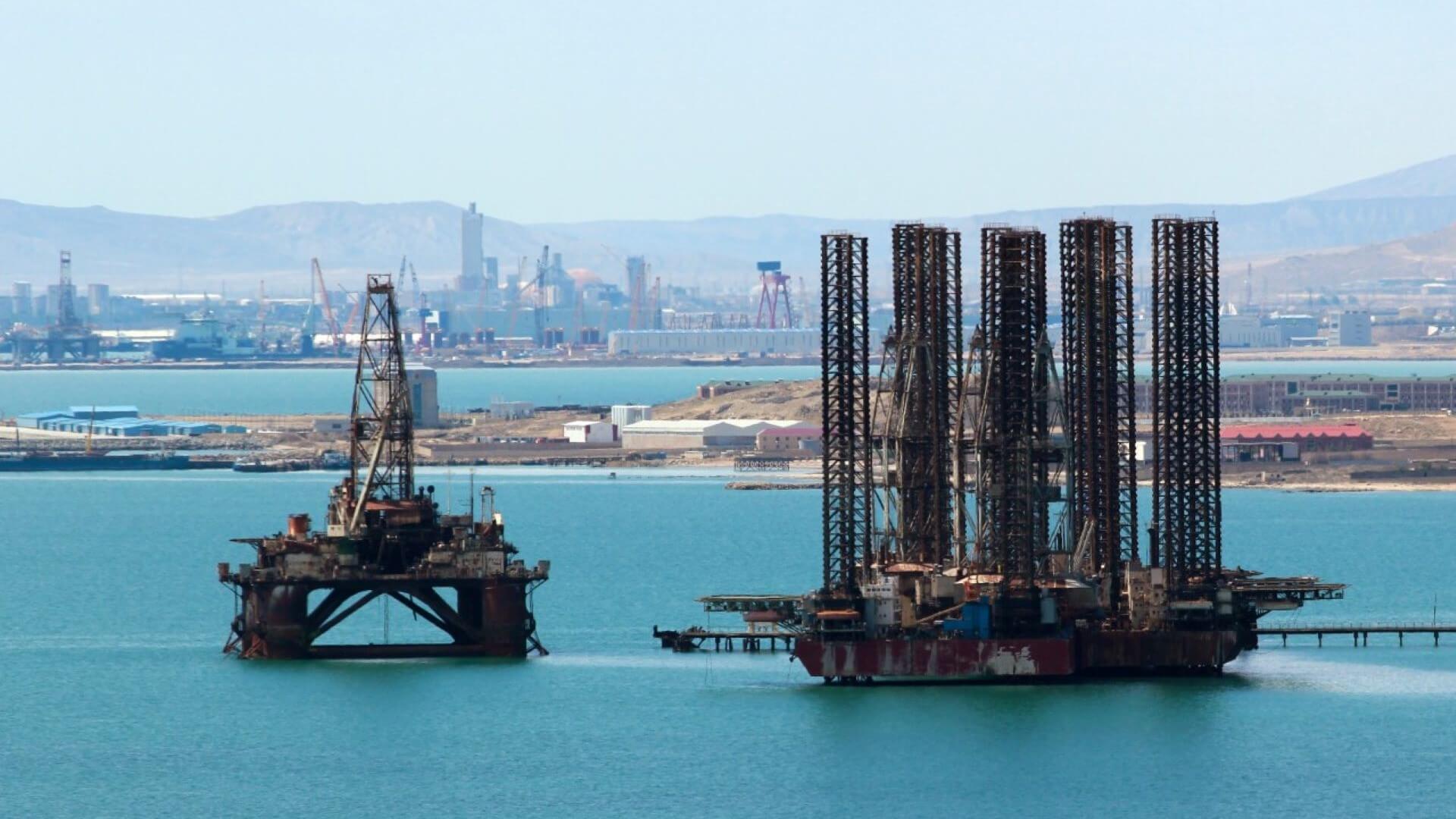 drilling rig in Caspian sea