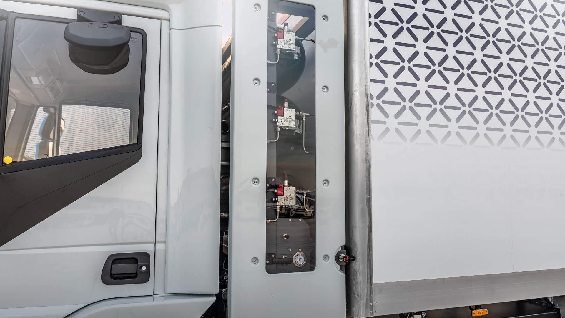 Tevva’s hydrogen fuel-cell supported heavy goods vehicle